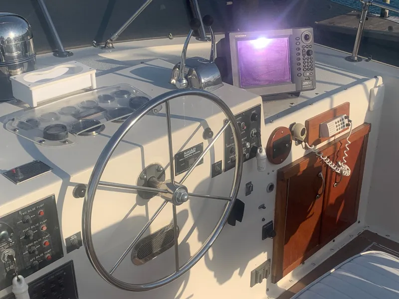 Slide: The Image of Hatteras 53 Extended Deckhouse Motor Yacht 1984 - 145