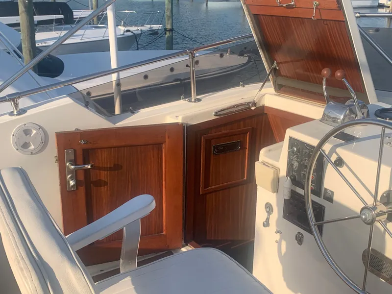 Slide: The Image of Hatteras 53 Extended Deckhouse Motor Yacht 1984 - 147