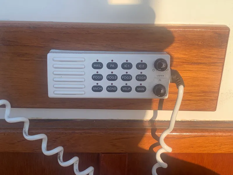 Slide: The Image of Hatteras 53 Extended Deckhouse Motor Yacht 1984 - 149