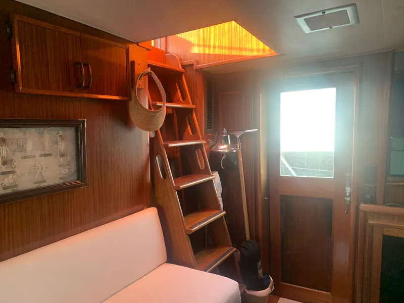 Slide: The Image of Hatteras 53 Extended Deckhouse Motor Yacht 1984 - 15