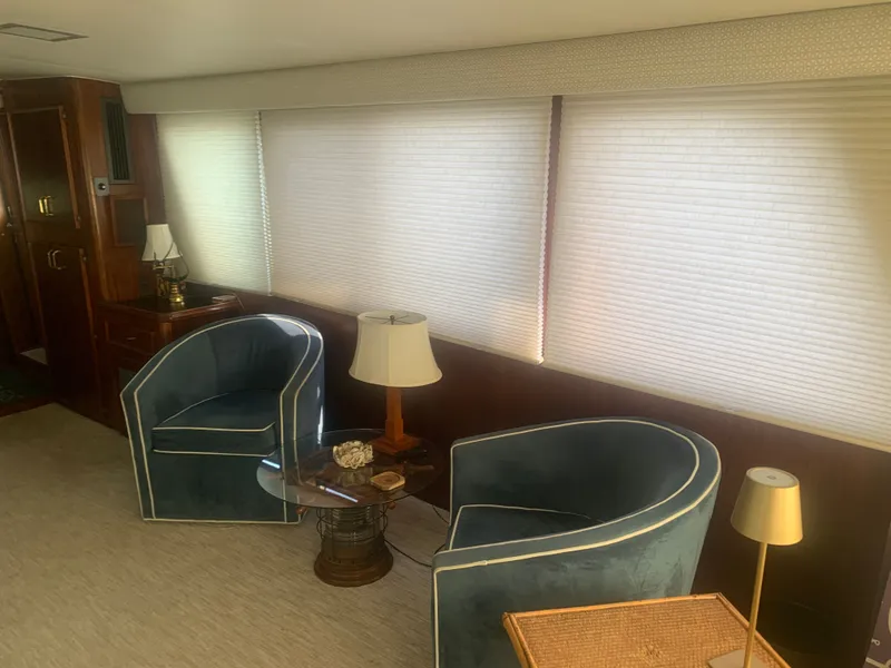 Slide: The Image of Hatteras 53 Extended Deckhouse Motor Yacht 1984 - 160