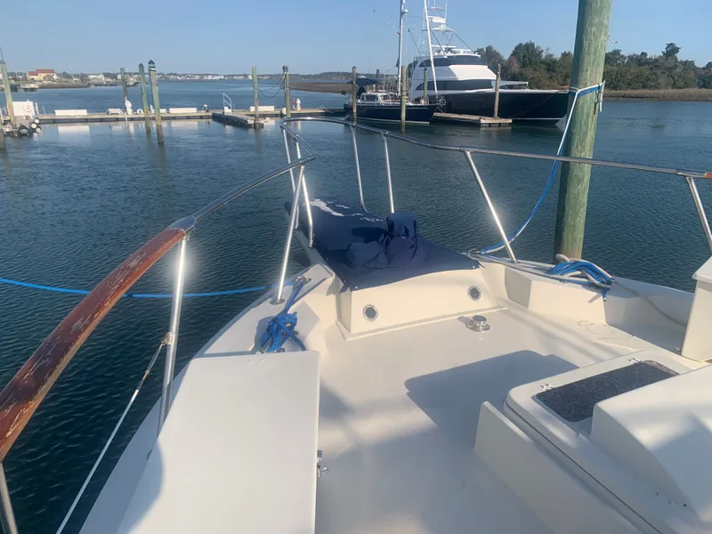 Slide: The Image of Hatteras 53 Extended Deckhouse Motor Yacht 1984 - 172