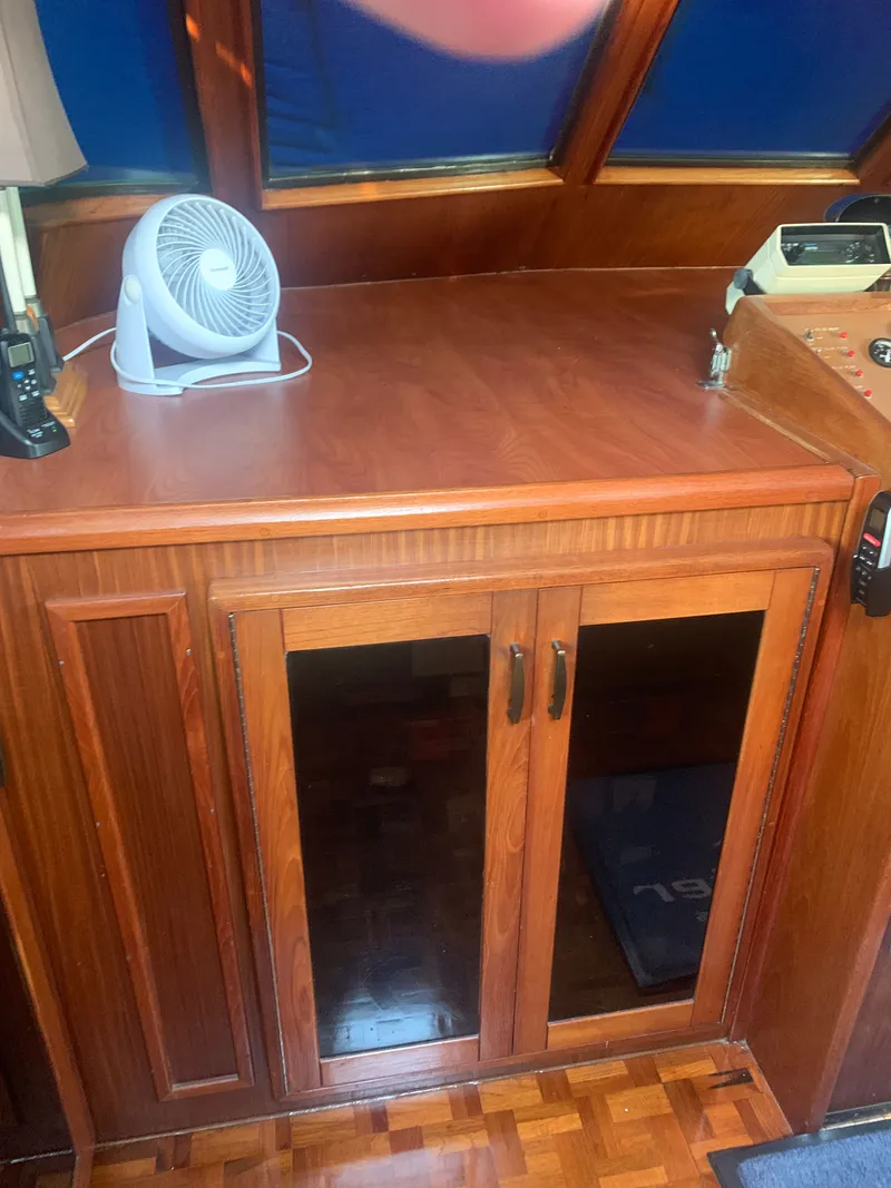 Slide: The Image of Hatteras 53 Extended Deckhouse Motor Yacht 1984 - 18