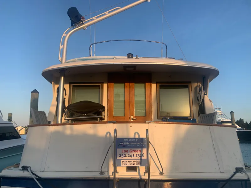 Slide: The Image of Hatteras 53 Extended Deckhouse Motor Yacht 1984 - 184