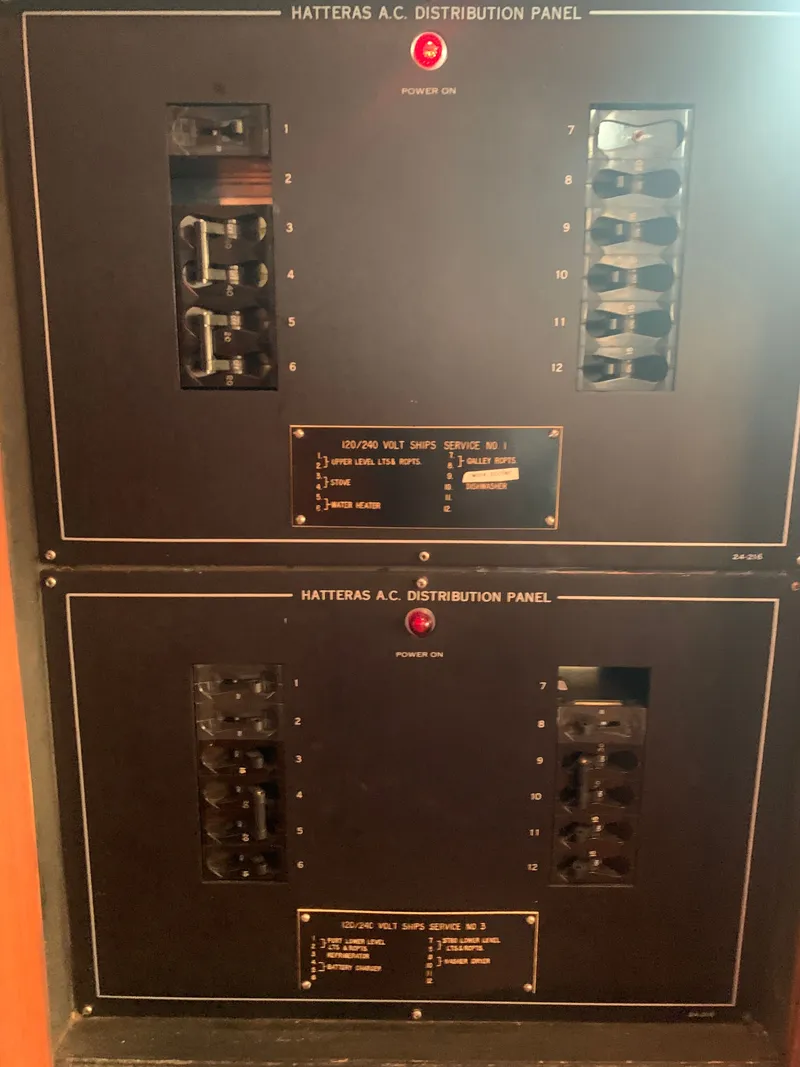 Slide: The Image of Hatteras 53 Extended Deckhouse Motor Yacht 1984 - 25