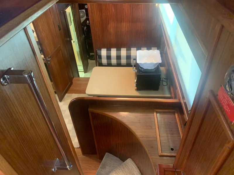 Slide: The Image of Hatteras 53 Extended Deckhouse Motor Yacht 1984 - 27