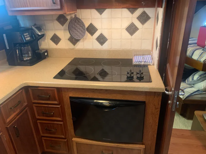 Slide: The Image of Hatteras 53 Extended Deckhouse Motor Yacht 1984 - 35