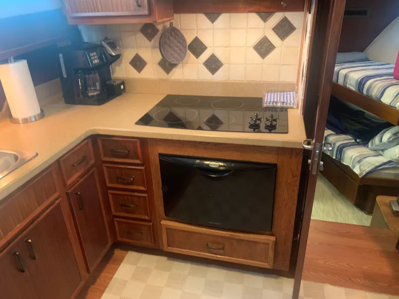 Slide: The Image of Hatteras 53 Extended Deckhouse Motor Yacht 1984 - 37