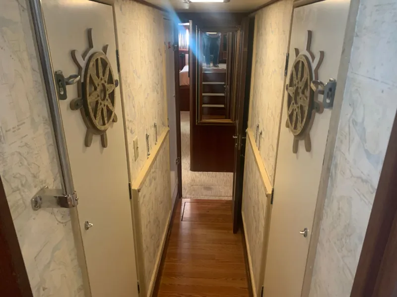 Slide: The Image of Hatteras 53 Extended Deckhouse Motor Yacht 1984 - 38