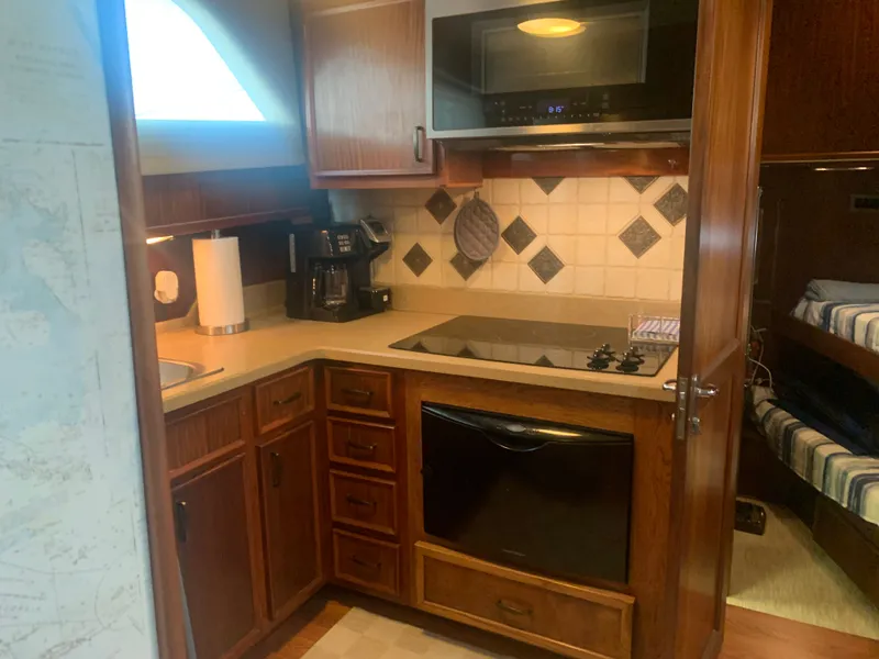 Slide: The Image of Hatteras 53 Extended Deckhouse Motor Yacht 1984 - 40