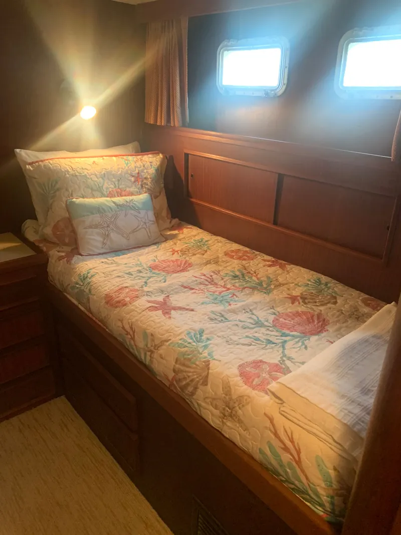 Slide: The Image of Hatteras 53 Extended Deckhouse Motor Yacht 1984 - 43