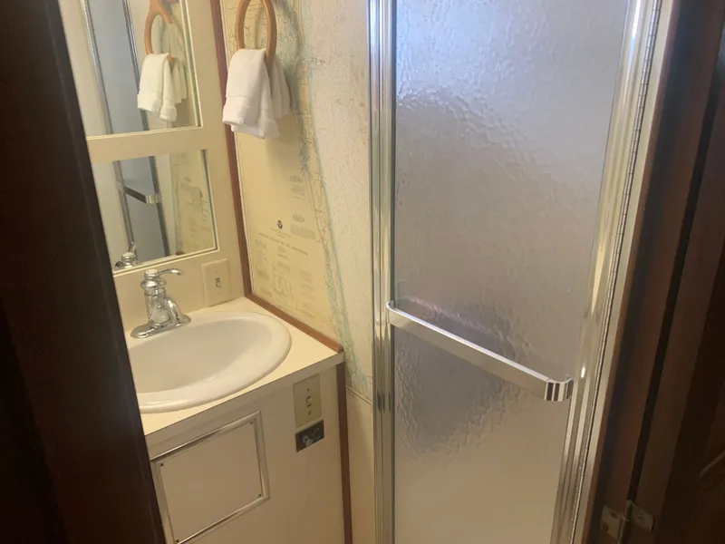 Slide: The Image of Hatteras 53 Extended Deckhouse Motor Yacht 1984 - 48