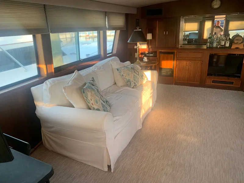 Slide: The Image of Hatteras 53 Extended Deckhouse Motor Yacht 1984 - 5