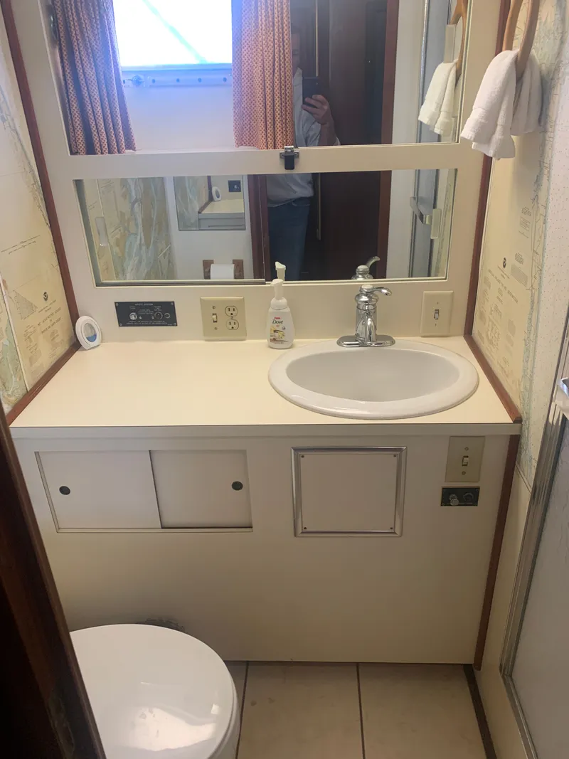 Slide: The Image of Hatteras 53 Extended Deckhouse Motor Yacht 1984 - 51