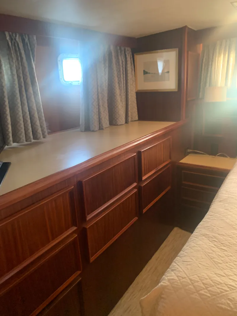 Slide: The Image of Hatteras 53 Extended Deckhouse Motor Yacht 1984 - 58