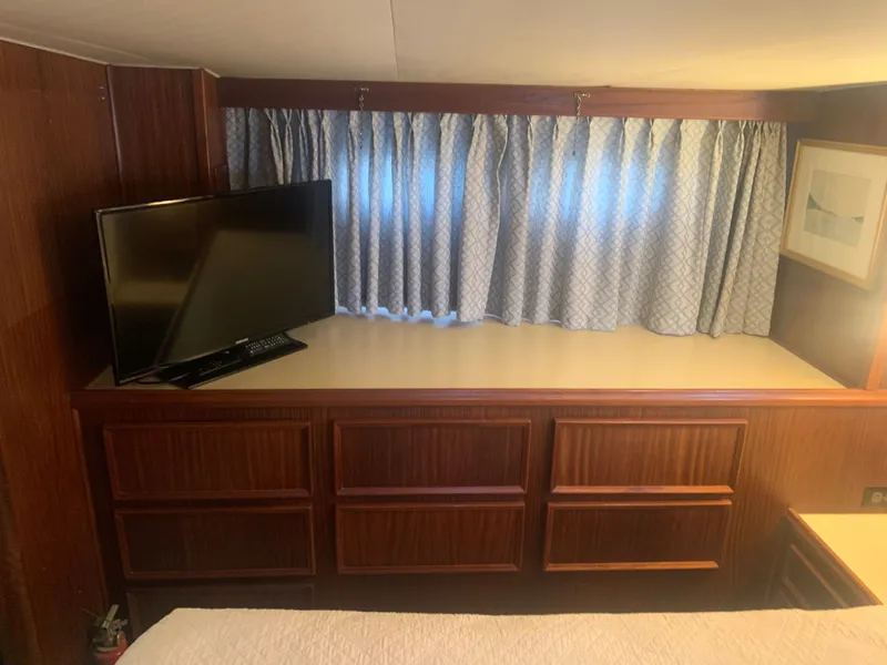 Slide: The Image of Hatteras 53 Extended Deckhouse Motor Yacht 1984 - 63