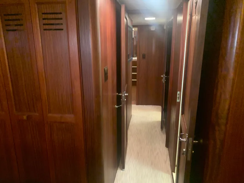 Slide: The Image of Hatteras 53 Extended Deckhouse Motor Yacht 1984 - 69