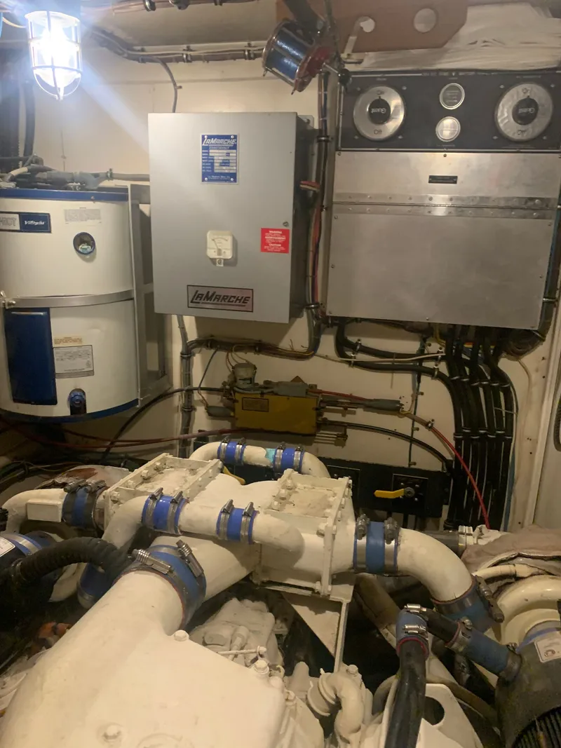 Slide: The Image of Hatteras 53 Extended Deckhouse Motor Yacht 1984 - 84