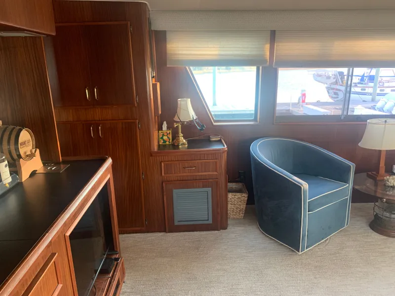 Slide: The Image of Hatteras 53 Extended Deckhouse Motor Yacht 1984 - 9