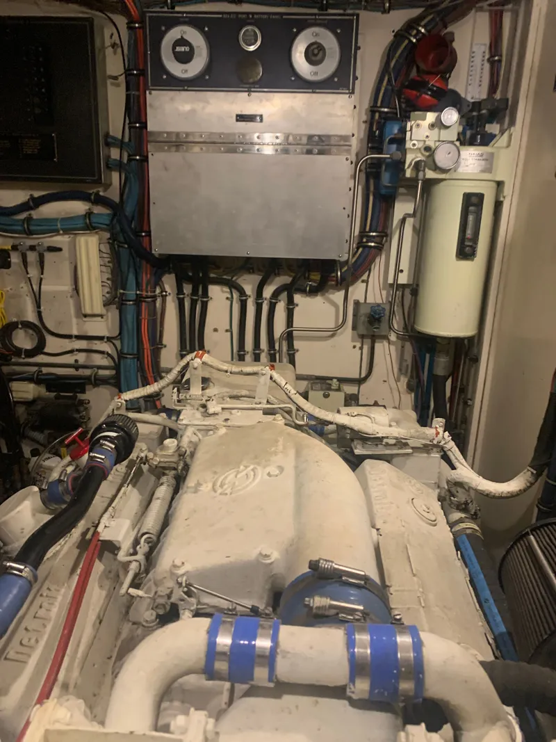 Slide: The Image of Hatteras 53 Extended Deckhouse Motor Yacht 1984 - 94