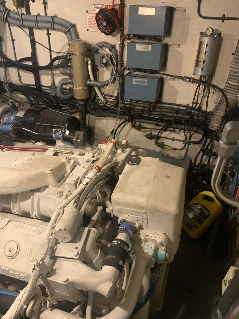 Slide: The Image of Hatteras 53 Extended Deckhouse Motor Yacht 1984 - 98