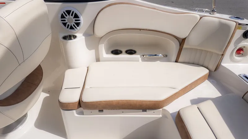 Slide: The Image of Stingray 211 DC 2023 - 6