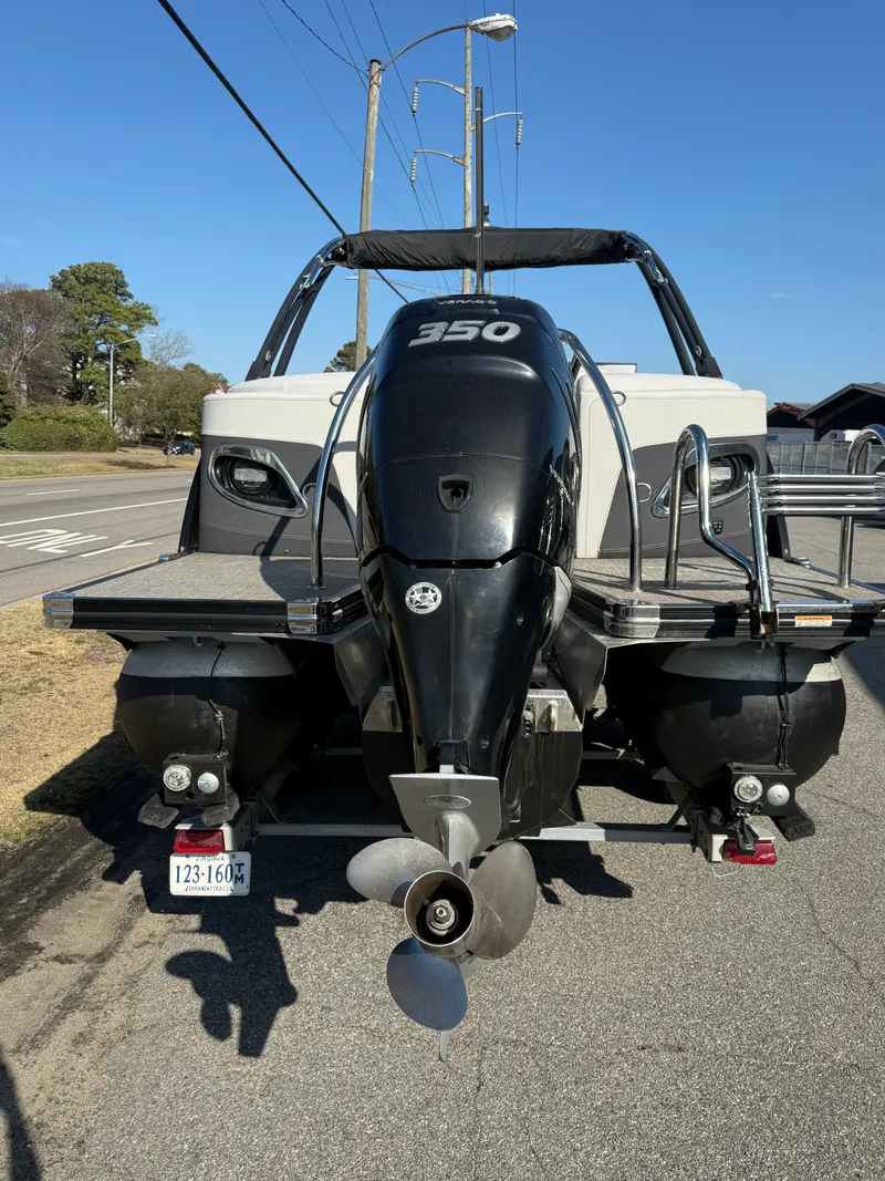 Slide: The Image of 2021 Barletta Corsa 23QCSS Coastal Edition with 350 HP outboard motor. - 4