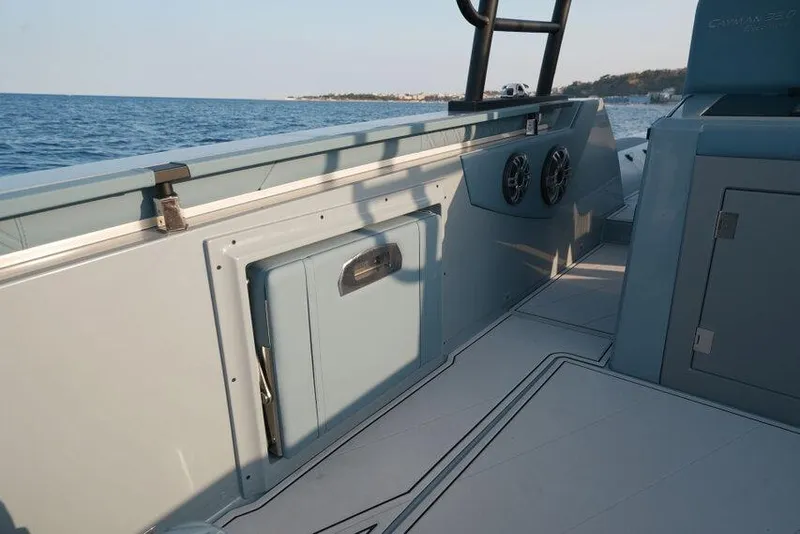 Slide: The Image of 2026 Ranieri CAYMAN 33.0 EXECUTIVE boat interior with ocean view. - 19