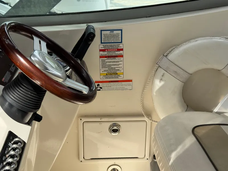 Slide: The Image of Sea Ray Sundancer 310 2010 - 15