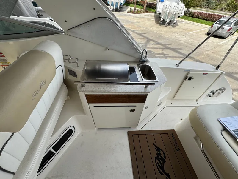 Slide: The Image of Sea Ray Sundancer 310 2010 - 17