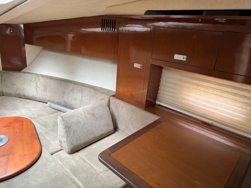 Slide: The Image of Sea Ray Sundancer 310 2010 - 23