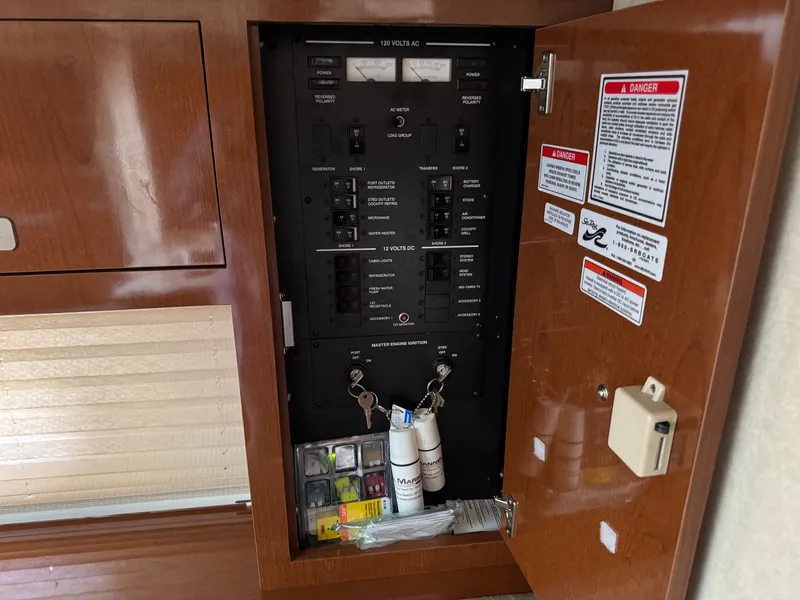 Slide: The Image of Sea Ray Sundancer 310 2010 - 25