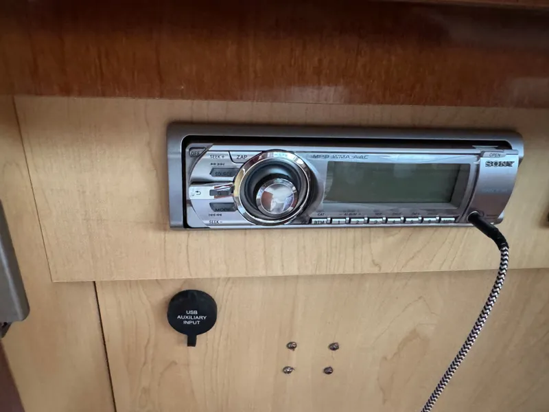 Slide: The Image of Sea Ray Sundancer 310 2010 - 33