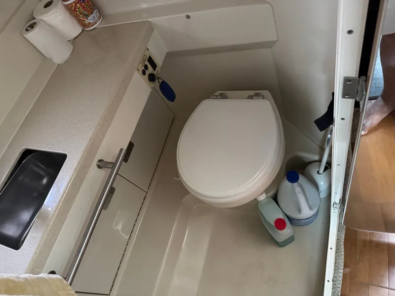 Slide: The Image of Sea Ray Sundancer 310 2010 - 39