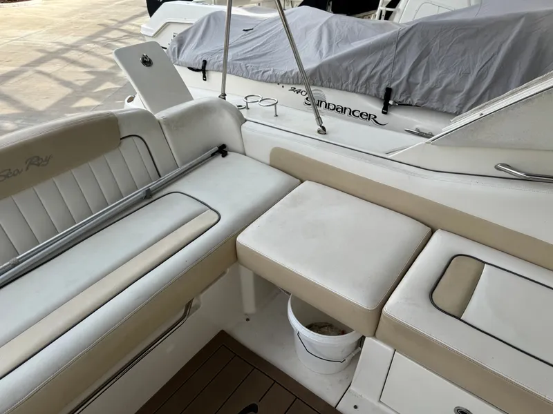 Slide: The Image of Sea Ray Sundancer 310 2010 - 45