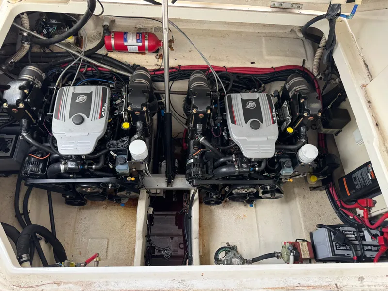 Slide: The Image of Sea Ray Sundancer 310 2010 - 48