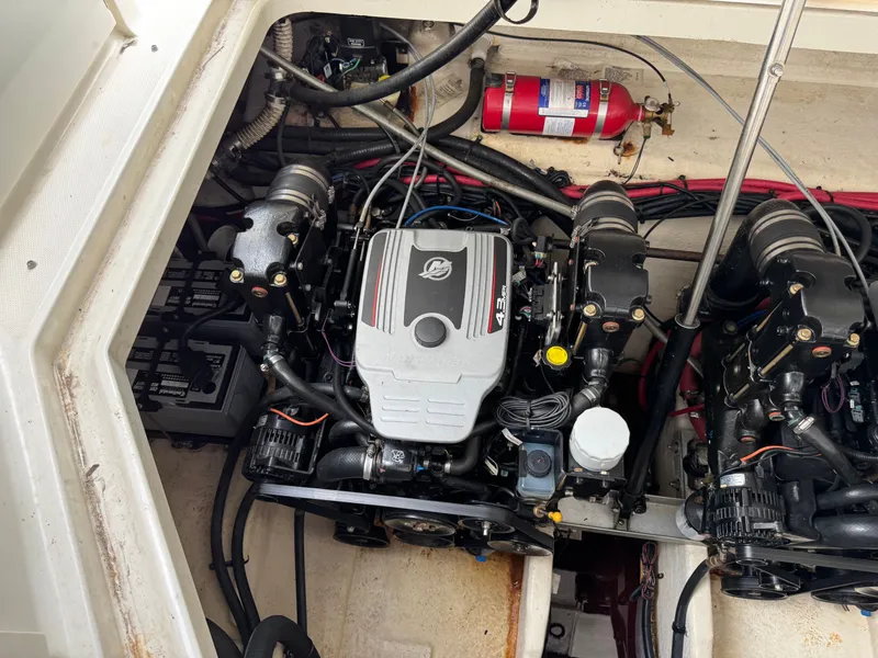 Slide: The Image of Sea Ray Sundancer 310 2010 - 50