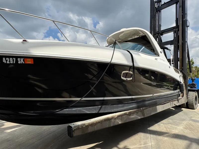 Slide: The Image of Sea Ray Sundancer 310 2010 - 54