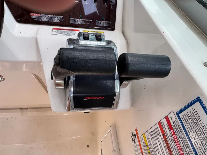 Slide: The Image of Sea Ray Sundancer 310 2010 - 9