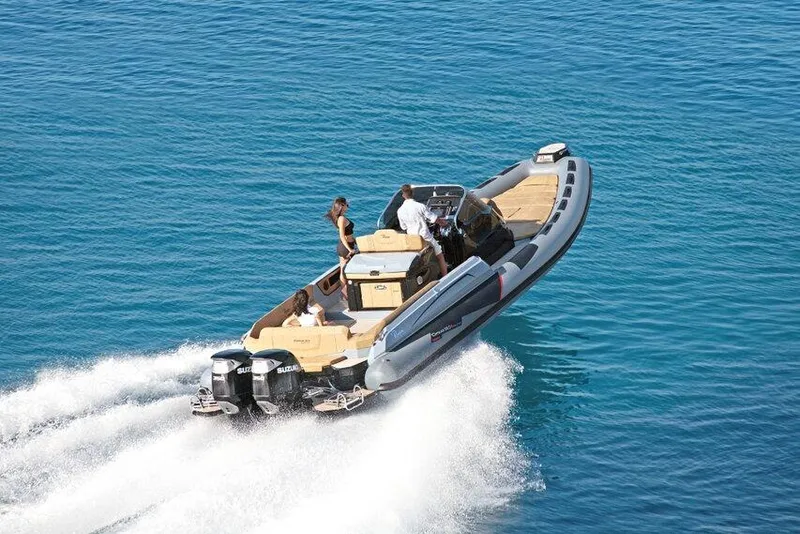 Slide: The Image of 2026 Ranieri CAYMAN 38.0 EXECUTIVE cruising on clear blue water. - 7