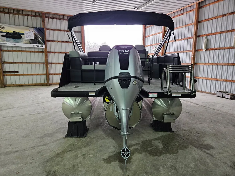 Slide: The Image of Viaggio LAGO V20S TRITOON 2026 - 3