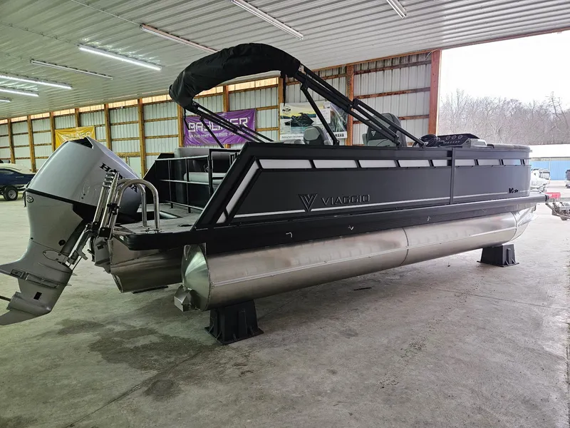 Slide: The Image of Viaggio LAGO V20S TRITOON 2026 - 4