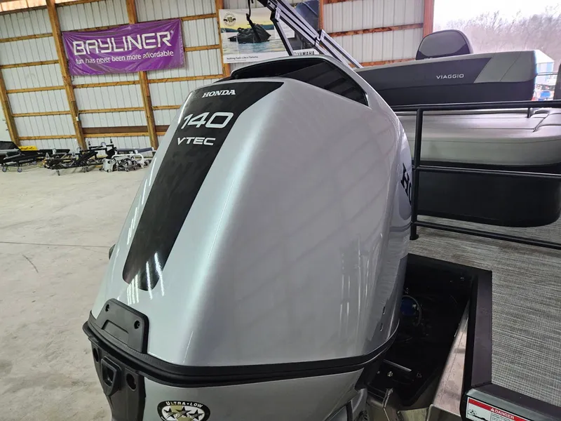 Slide: The Image of Viaggio LAGO V20S TRITOON 2026 - 7