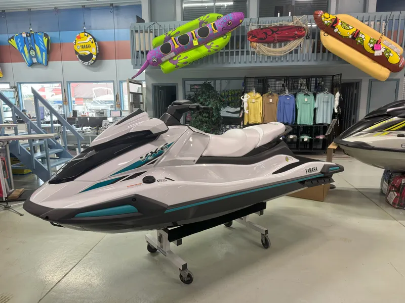 Slide: The Image of Yamaha VX-C VX1050G-B 2025 - 3