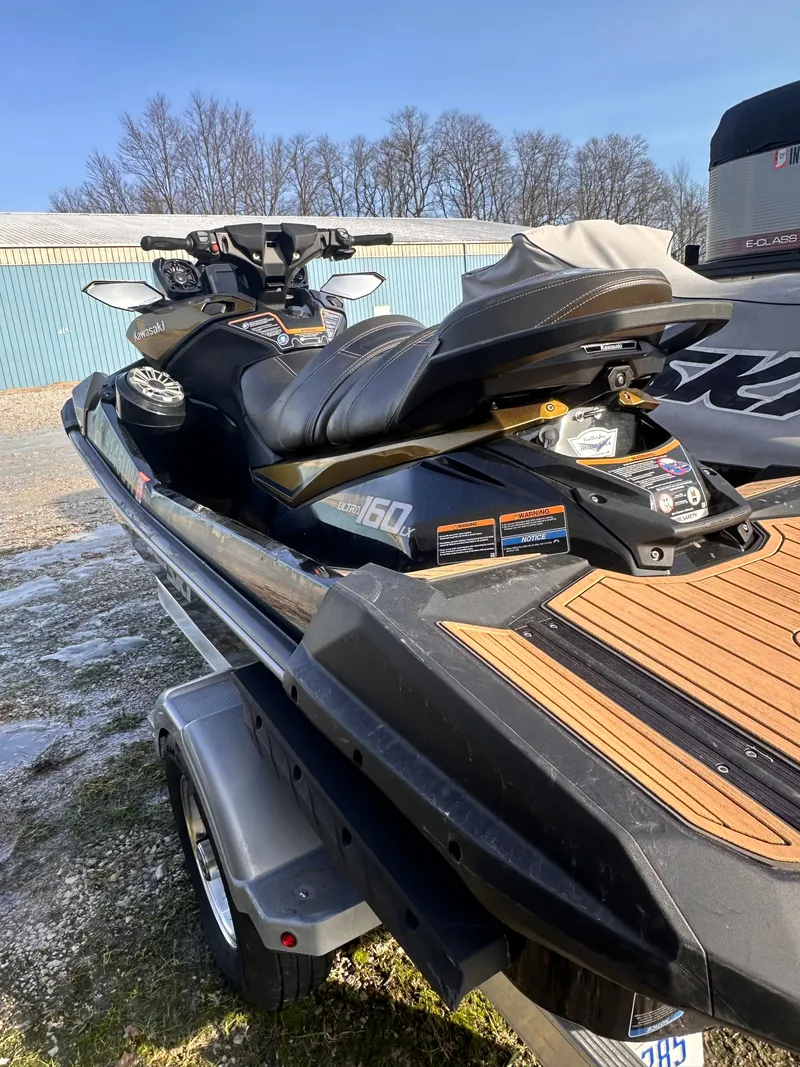 Slide: The Image of Kawasaki ULTRA 160LX 2023 - 18