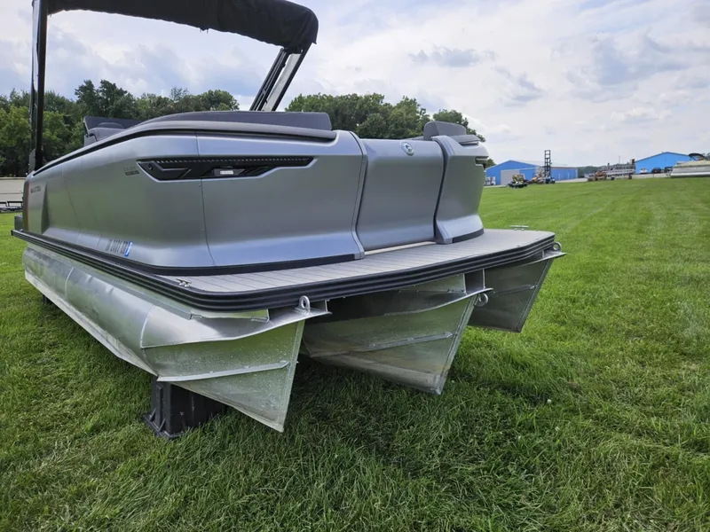 Slide: The Image of Manitou EXPLORE BENCH 22MAX STANDARD STEALTH 2023 - 8