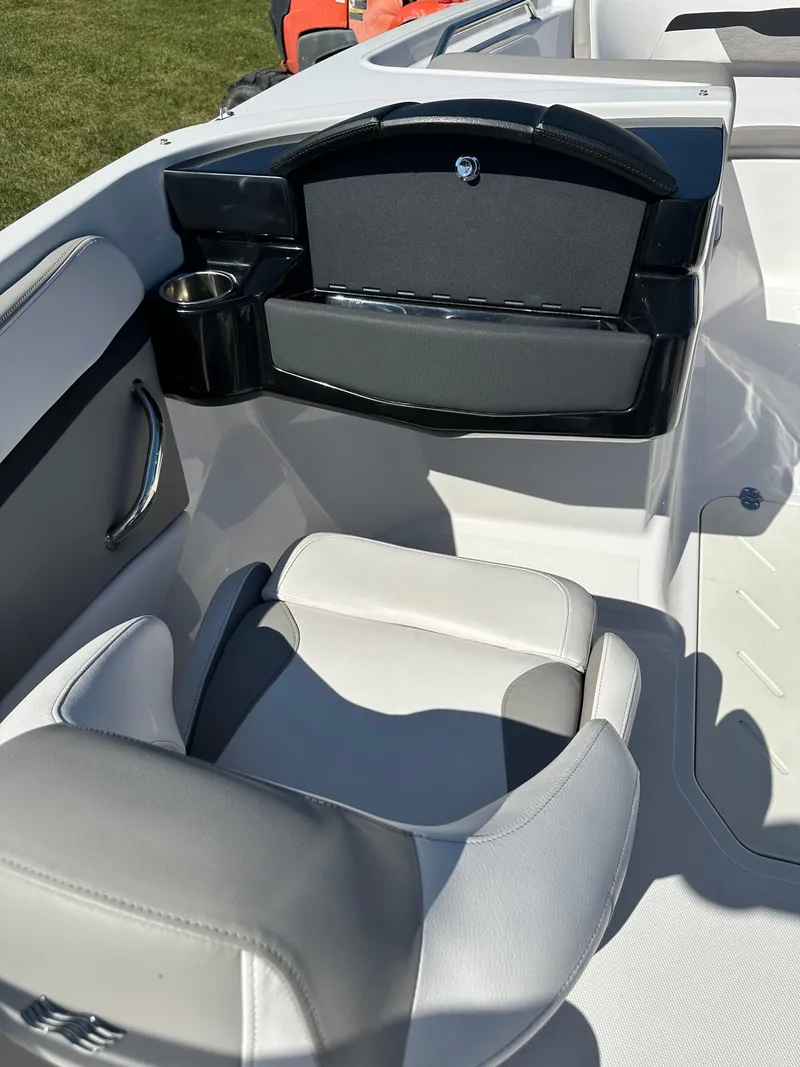 Slide: The Image of Four Winns FL HD200 OB 2019 - 15