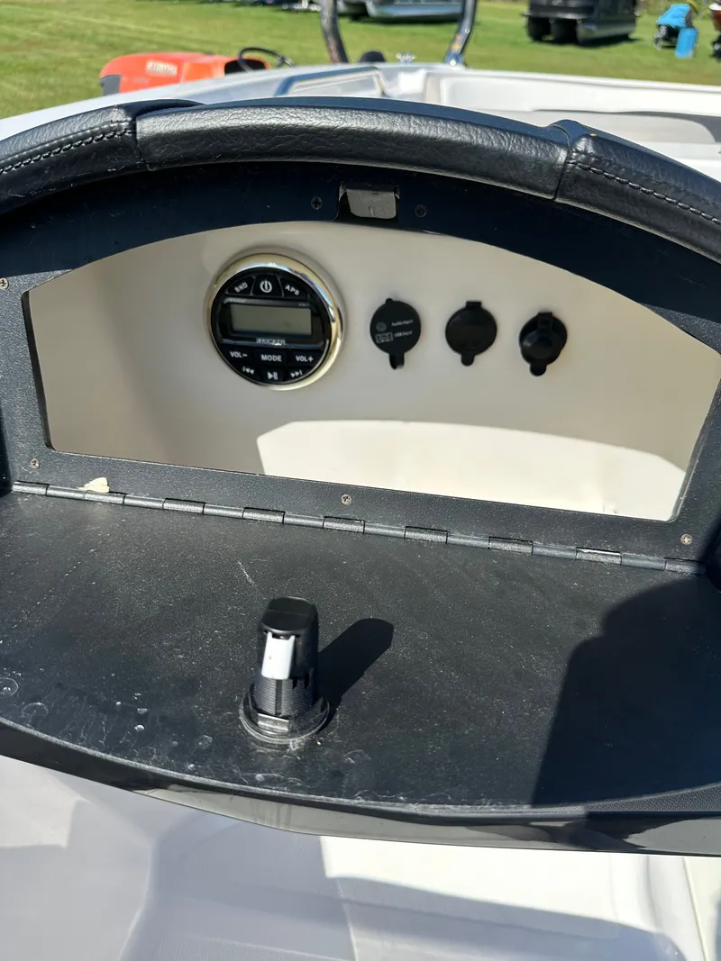 Slide: The Image of Four Winns FL HD200 OB 2019 - 16