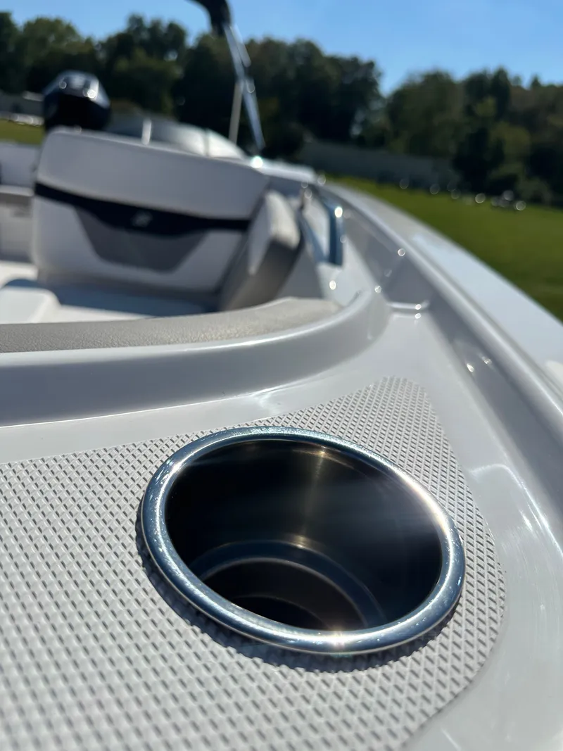 Slide: The Image of Four Winns FL HD200 OB 2019 - 9