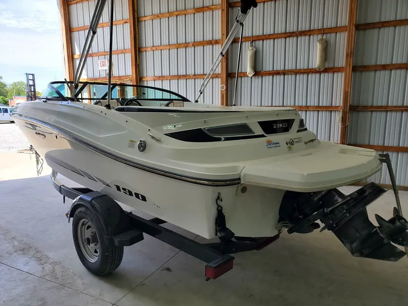 Slide: The Image of Sea Ray 190 Sport 2014 - 10